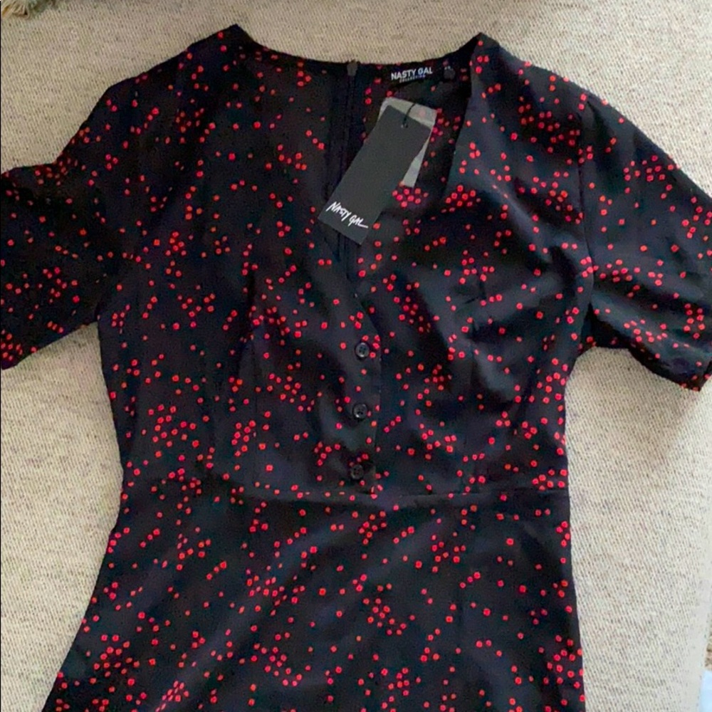 🌹 Nasty Gal: Midi Dress